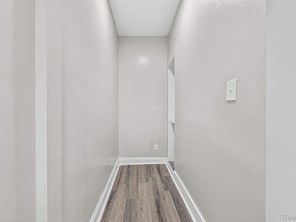 5th image of 3707 Hunt St