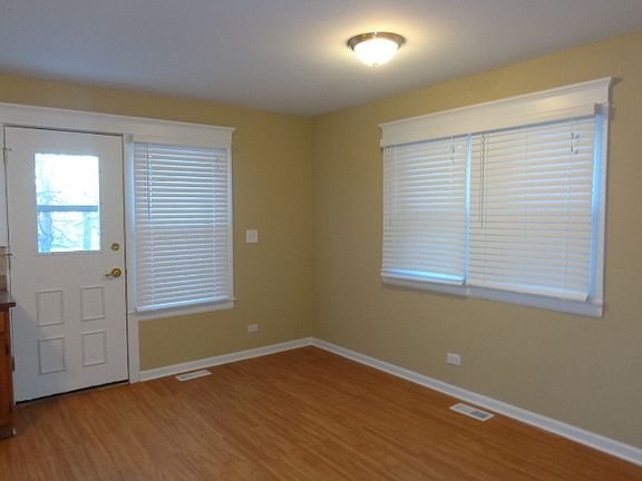 4th image of 223 N Walnut St Unit D