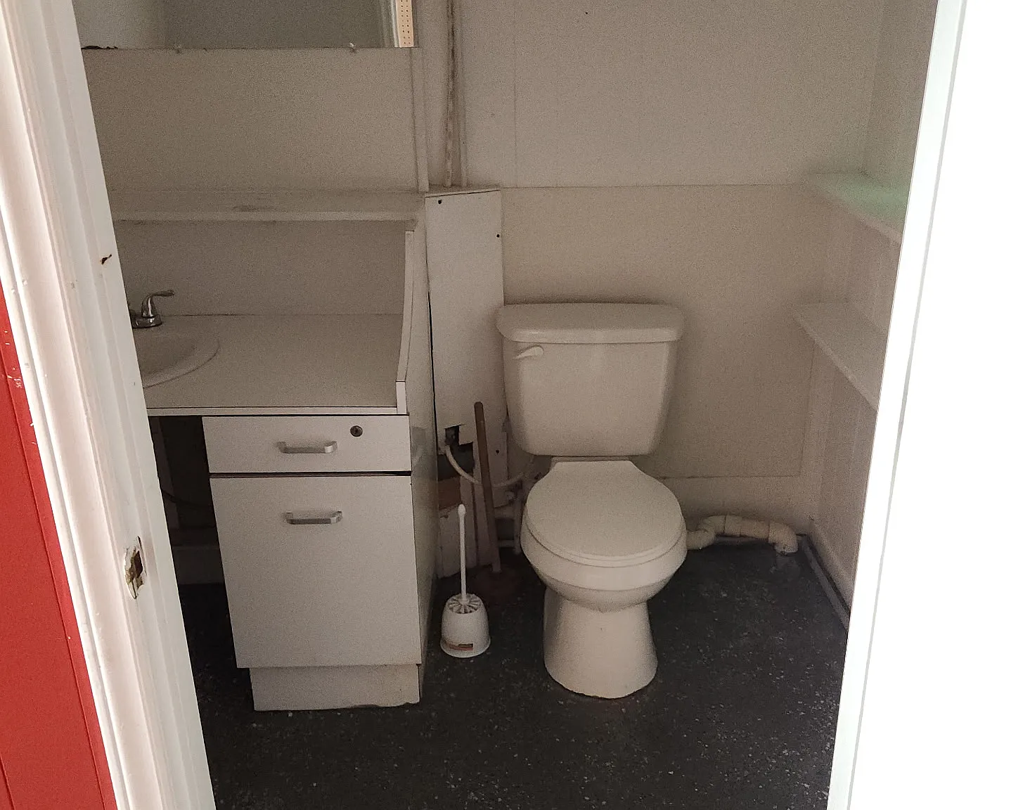 Studio, $500 — Photo 1