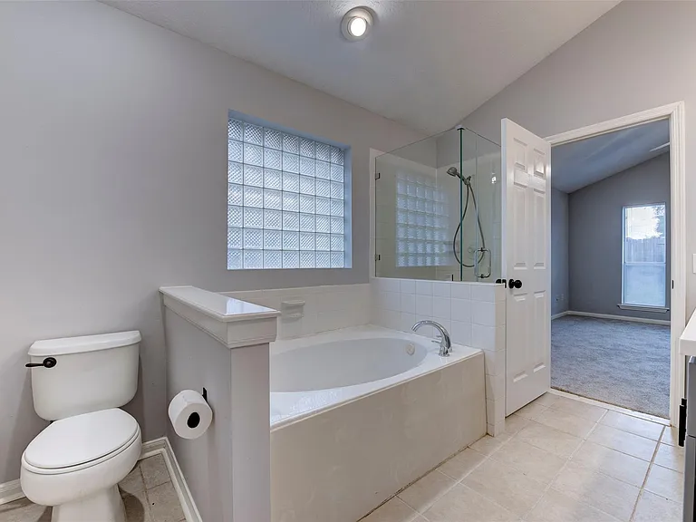 9026 Eaglecove Dr — Photo 25