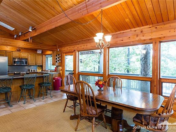 4th image of 11840 White Oak Dr