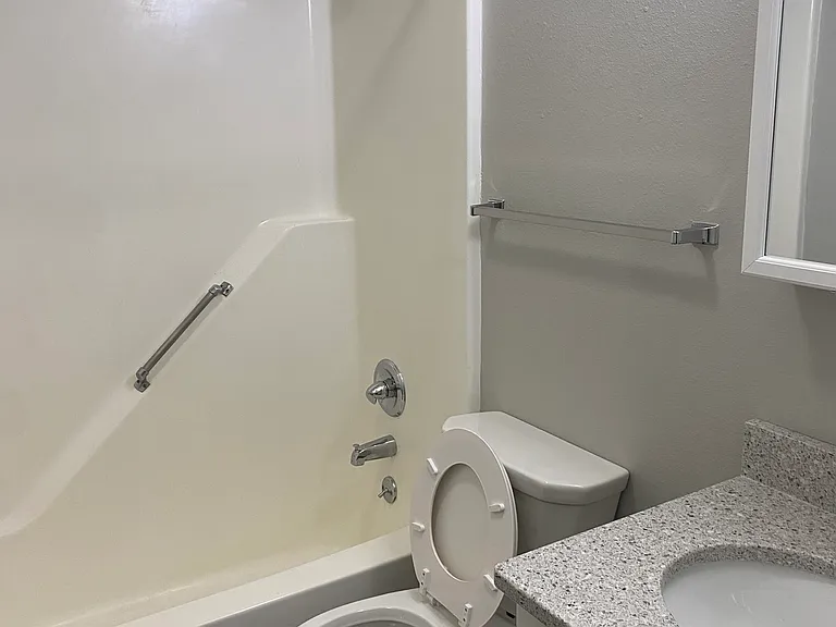 31 Valley Ave — Photo 5