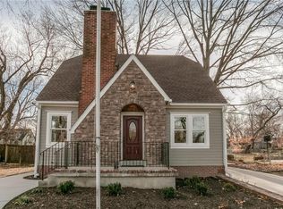 2805 W 49th St, Westwood, KS 66205