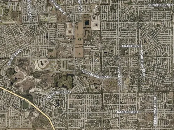 644 Naples Ave S, Lehigh Acres, FL 33974