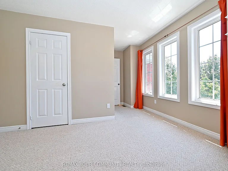 73 Laurendale Ave — Photo 18