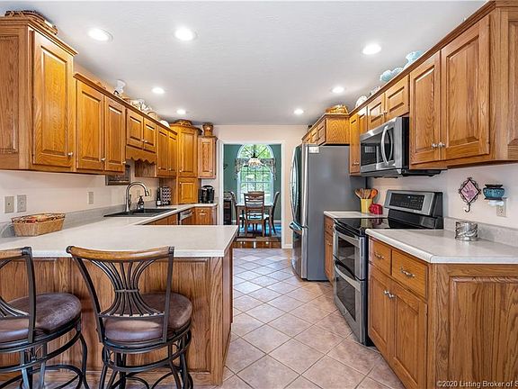 4th image of 3340 Whispering Woods Dr NE
