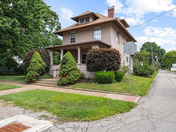 3rd image of 60 Huron St