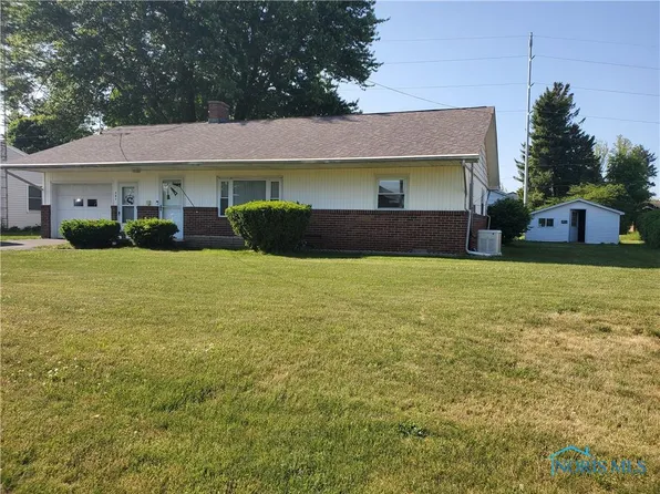 303 W Maple St, Liberty Center, OH 43532