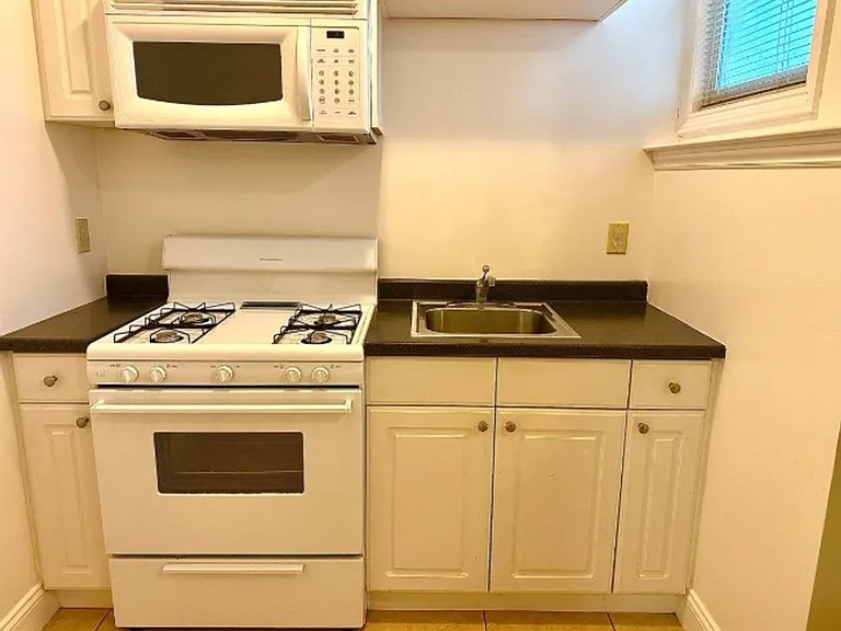 2409 College Ave — Photo 30