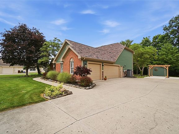 2nd image of 3786 Maple Grove Ln