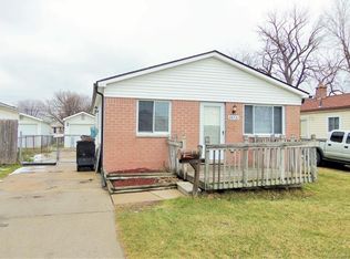 26721 Arlington St, Roseville, MI 48066