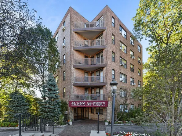 1450 Palisade Avenue image 4 of 16