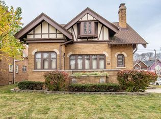 2579 N 47th St, Milwaukee, WI 53210