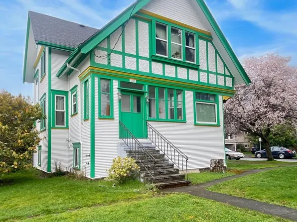 1250 Fairfield Rd, Victoria, BC V8V 3B5