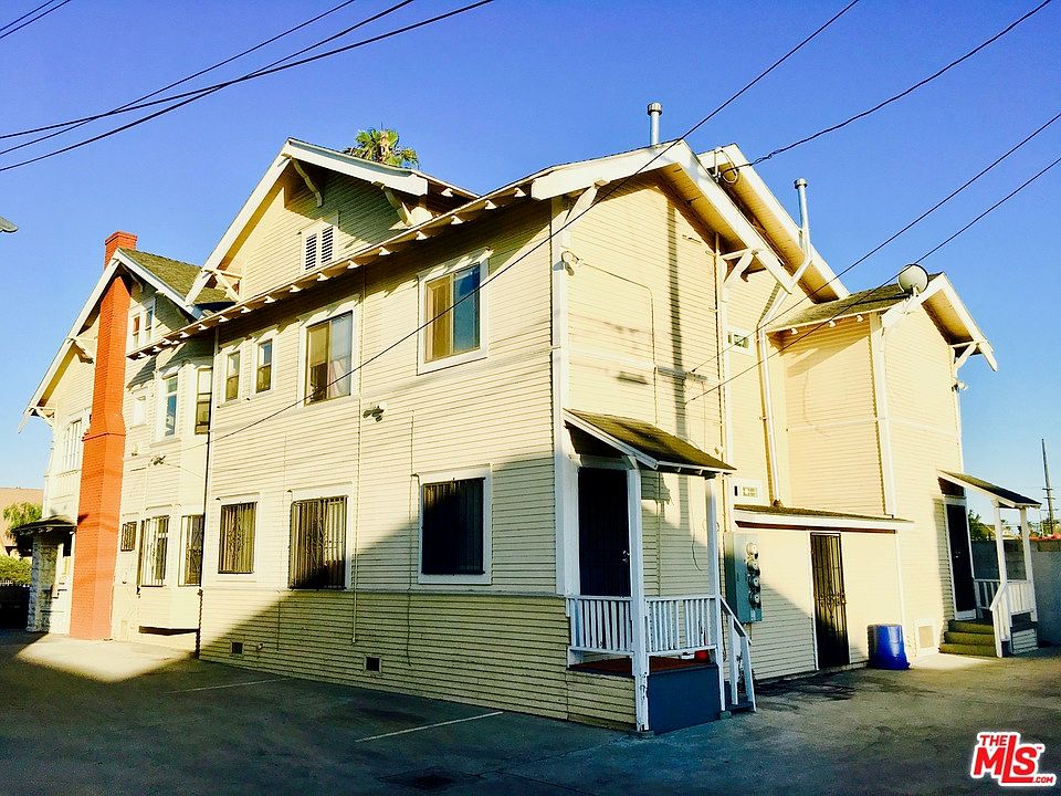 2nd image of 3023 S Budlong Ave