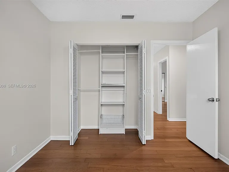 498 Cambridge Ln — Photo 34