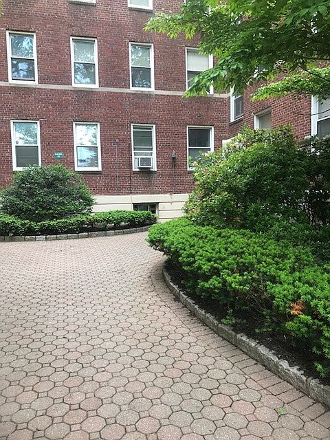 1st image of 523 Larchmont Acres APT D