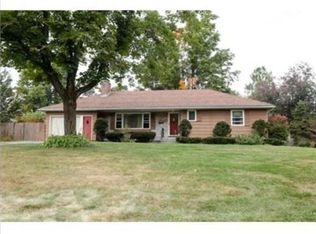 4 Crescent St, Easthampton, MA 01027