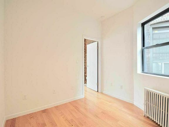 4th image of 406 W 48th St APT 5RW
