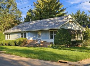 600 Clay St, Oregon, IL 61061