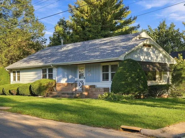 600 Clay St, Oregon, IL 61061