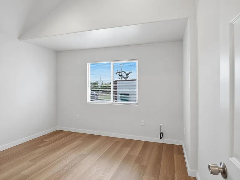 15603 August Ave — Photo 13