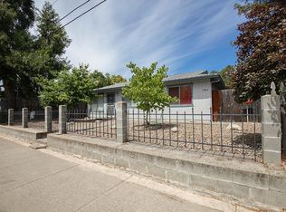 708 SW Bridge St, Grants Pass, OR 97526