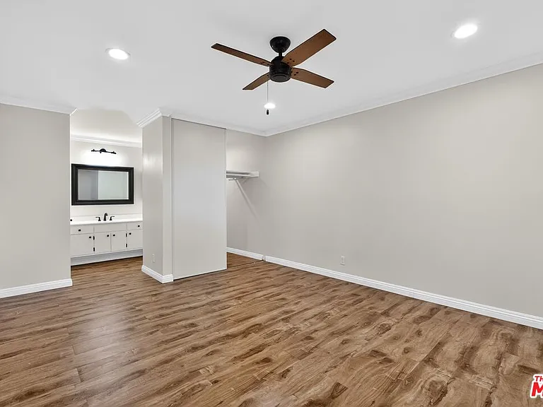 5900 Canterbury Dr #B217 — Photo 19