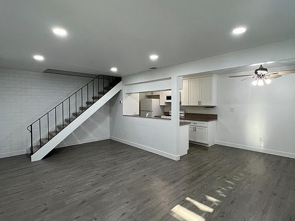 3rd image of 6244 Longford Dr