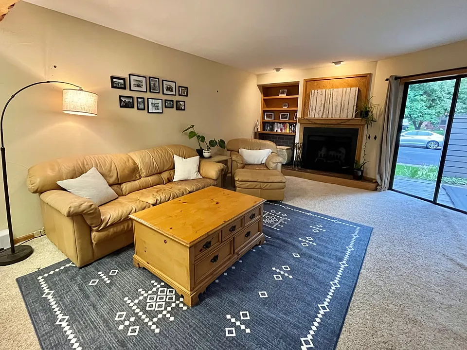 3092 Edison Ct