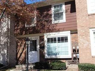 2990 N Seaton Circuit, Warren, MI 48091