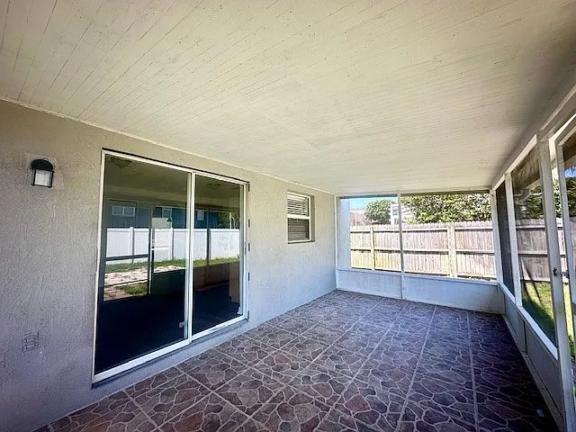 4618 Newbourne Way — Photo 20