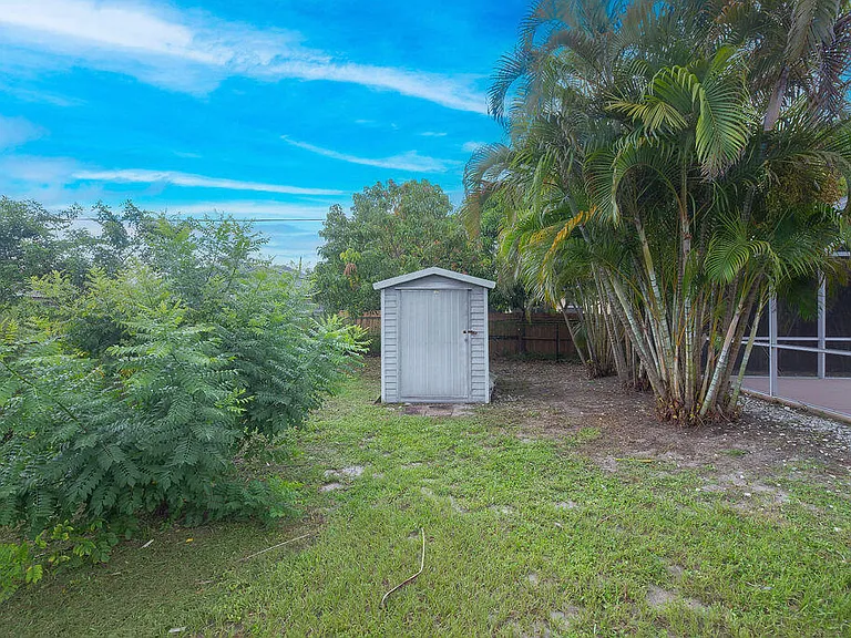2741 SW Pierson Rd — Photo 39