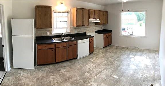 4th image of 6615 W Davista Ave
