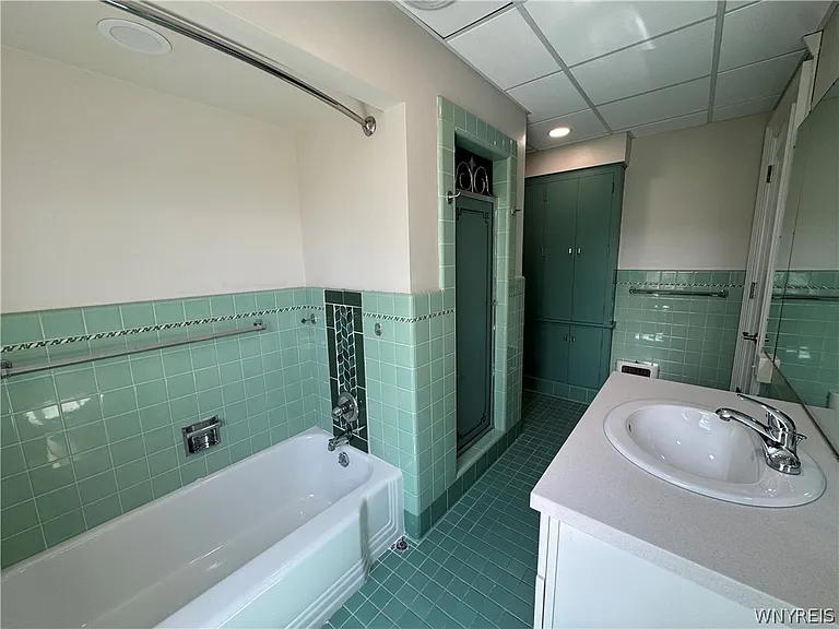 77 W Humboldt Pkwy #B — Photo 23