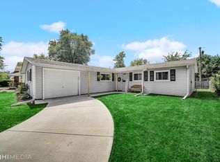 1204 N Oakwood St, Griffith, IN 46319