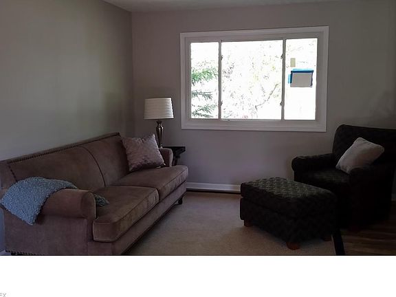 5th image of 609 Oak St