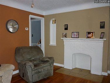 4th image of 17109 Bradgate Ave
