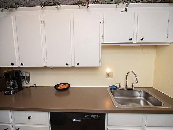 4th image of 220 Bedford St APT 8