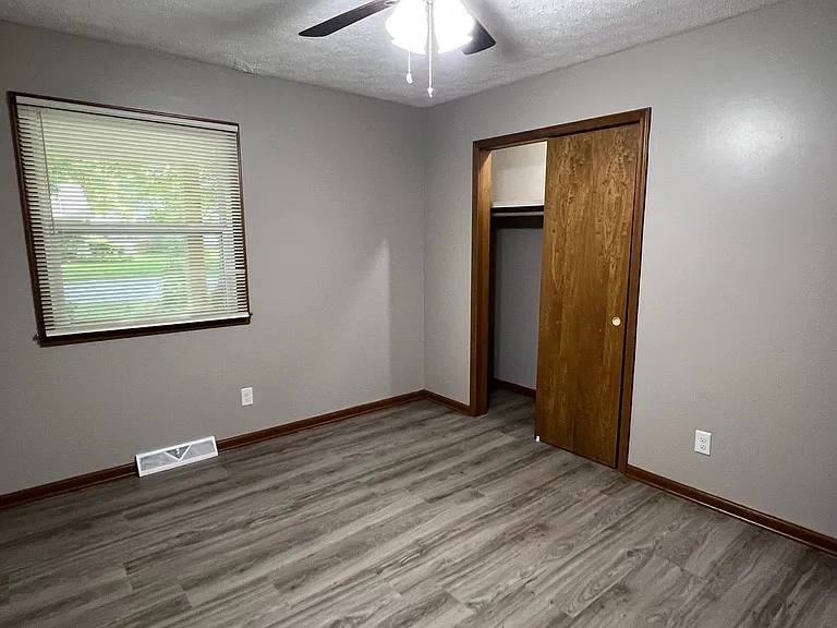 2535 S Prospect Ave — Photo 10