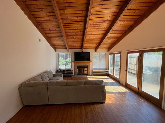 5th image of 2104 Loomis St