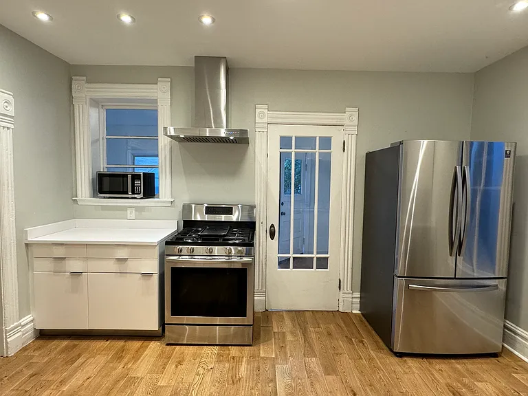 969 Galapago St — Photo 8