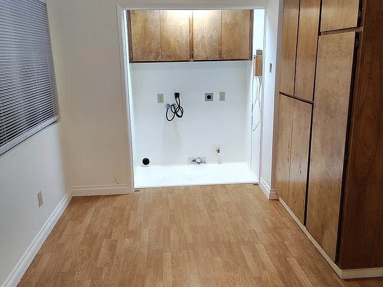 123 W Liberty St — Photo 14