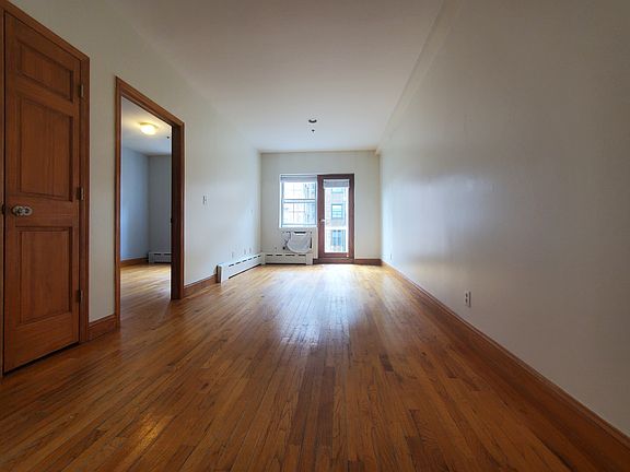 4th image of 4548 47th St #4C