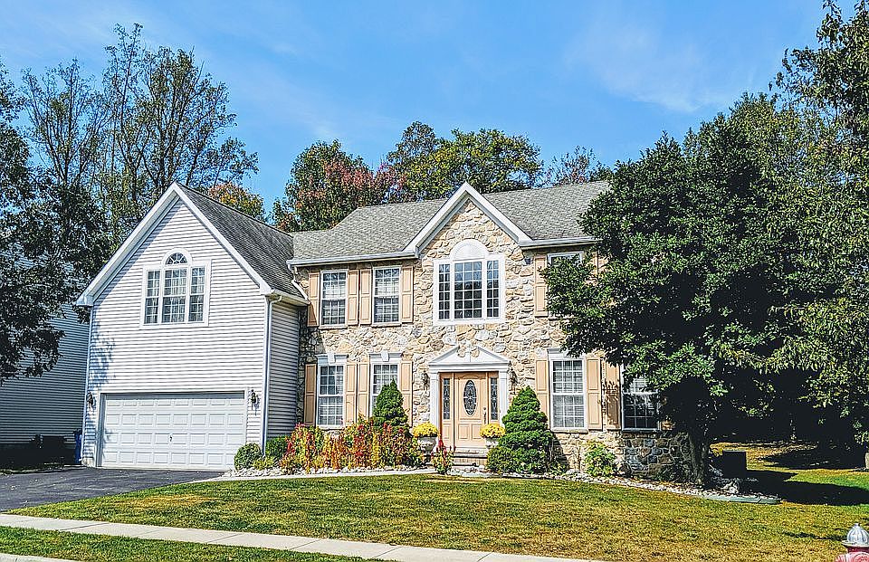 1st image of 519 Crestwood Ln