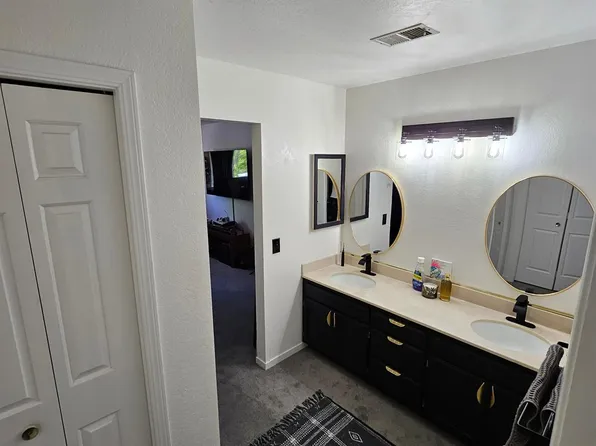 2138 Riesling Way, Santa Rosa, CA 95403