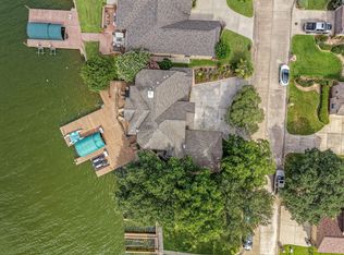 318 Bayshore Dr, Montgomery, TX 77356