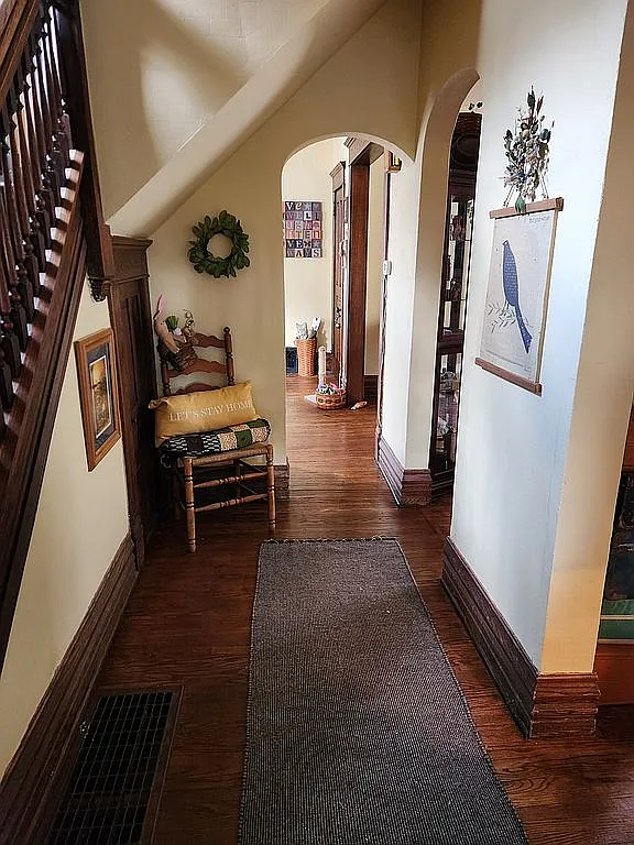 427 Garden St photo 1