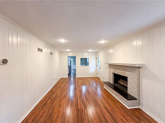 3rd image of 4321 NW Briarcliff Ln