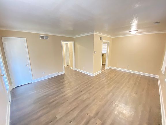 4th image of 1275 Dogwood Dr